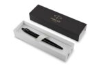 Подарочный набор: Шариковая ручка Parker Jotter XL SE20 Monochrome в подарочной упаковке, цвет: Black, стержень: Mblue и Ежедневник черный недатирова 7
