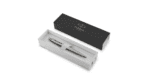 Подарочный набор: Шариковая ручка Parker Jotter Essential, St. Steel GT, стержень: Mblue и Ежедневник недатированный коричневый 8