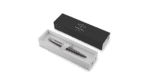 Подарочный набор: Шариковая ручка Parker Jotter Essential, Victoria Violet CT и Ежедневник недатир., серебр. срез, фиолетовый 7