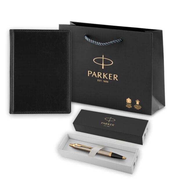 Подарочный набор: Ежедневник недатированный и Шариковая ручка Parker IM Metal, цвет: Brushed Metal GT